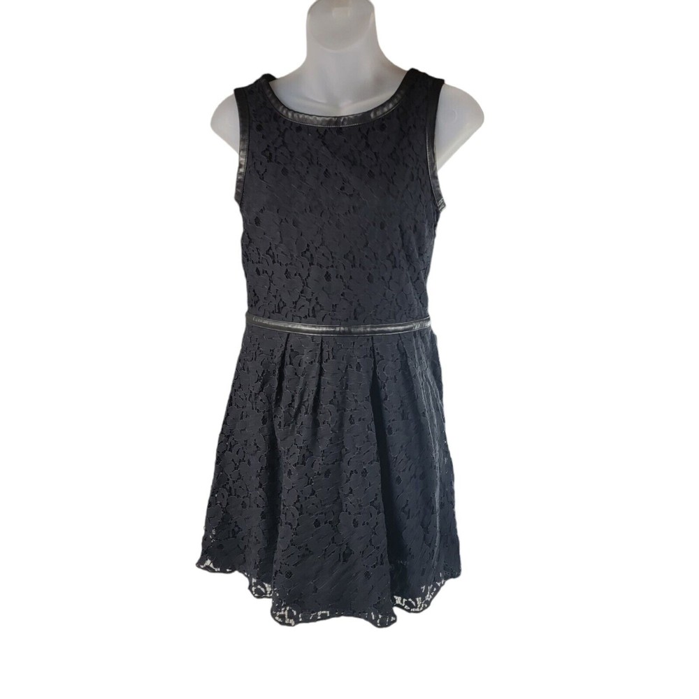Speechless Black Lace Sleeveless Mini Dress Sz 5 keyhole back faux leather trim - Picture 2 of 16
